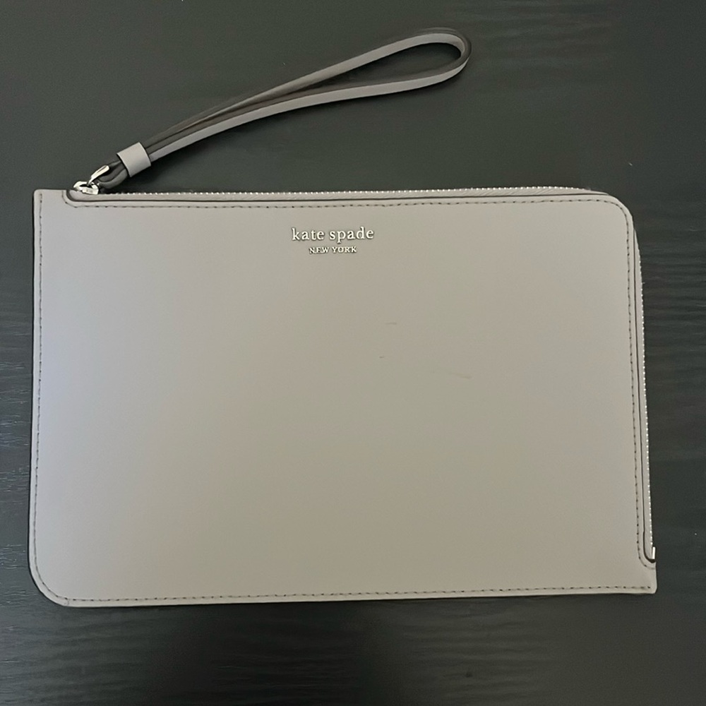 Kate Spade NWOT Gray Lucy Large Wristlet